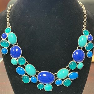 Ladies silver tone acrylic necklace